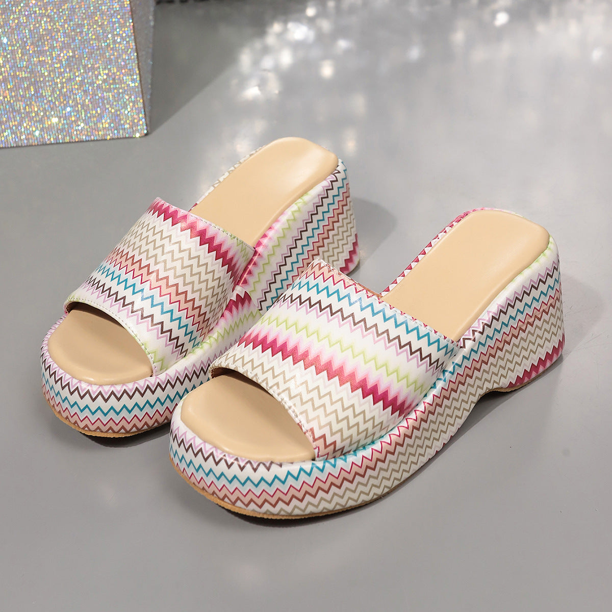 Mode Bunte Welle Print Wedges Sandalen Sommer Outdoor High Heel Hausschuhe Dicke Sohle Schuhe Für Frauen