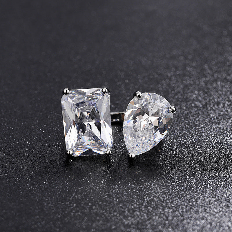 Schlichter Super Flash Water Drop Square Zirkon Ring für Damen