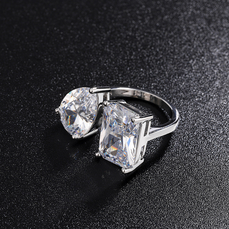 Schlichter Super Flash Water Drop Square Zirkon Ring für Damen
