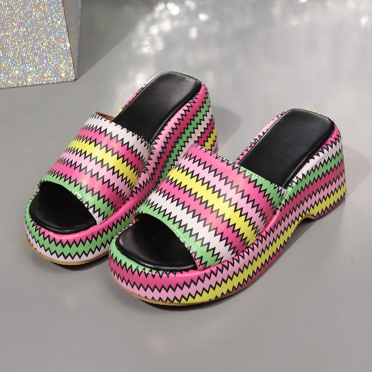 Mode Bunte Welle Print Wedges Sandalen Sommer Outdoor High Heel Hausschuhe Dicke Sohle Schuhe Für Frauen